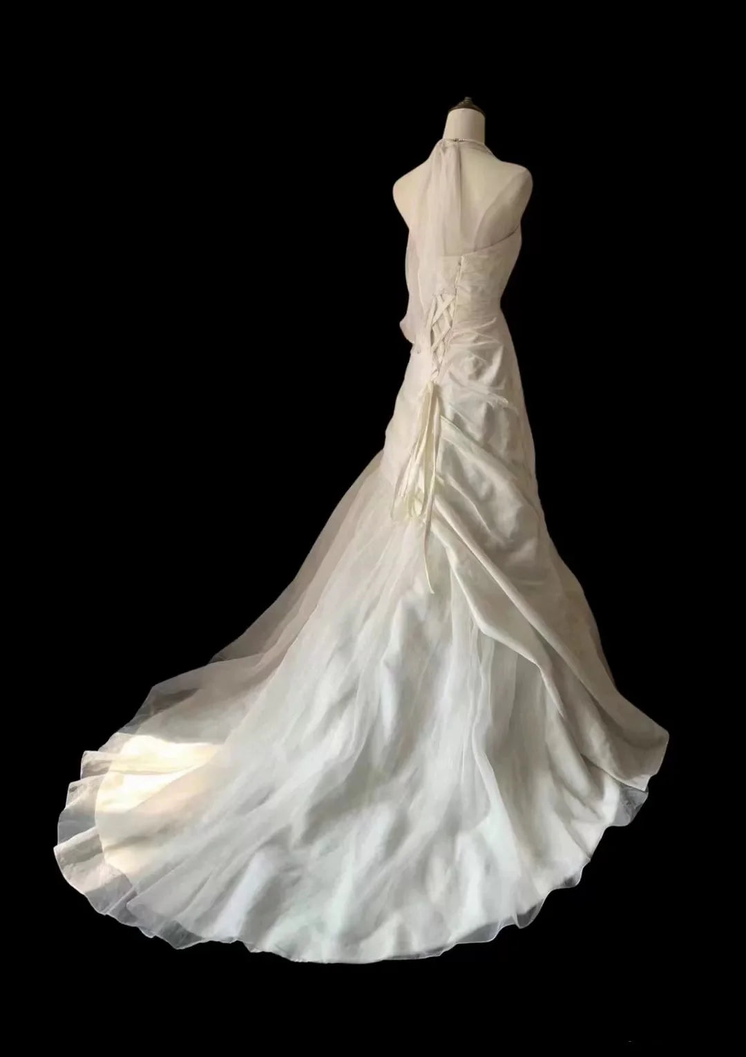 Ivory Mermaid Halter-Neck Floral-Appliqué Wedding Dresses