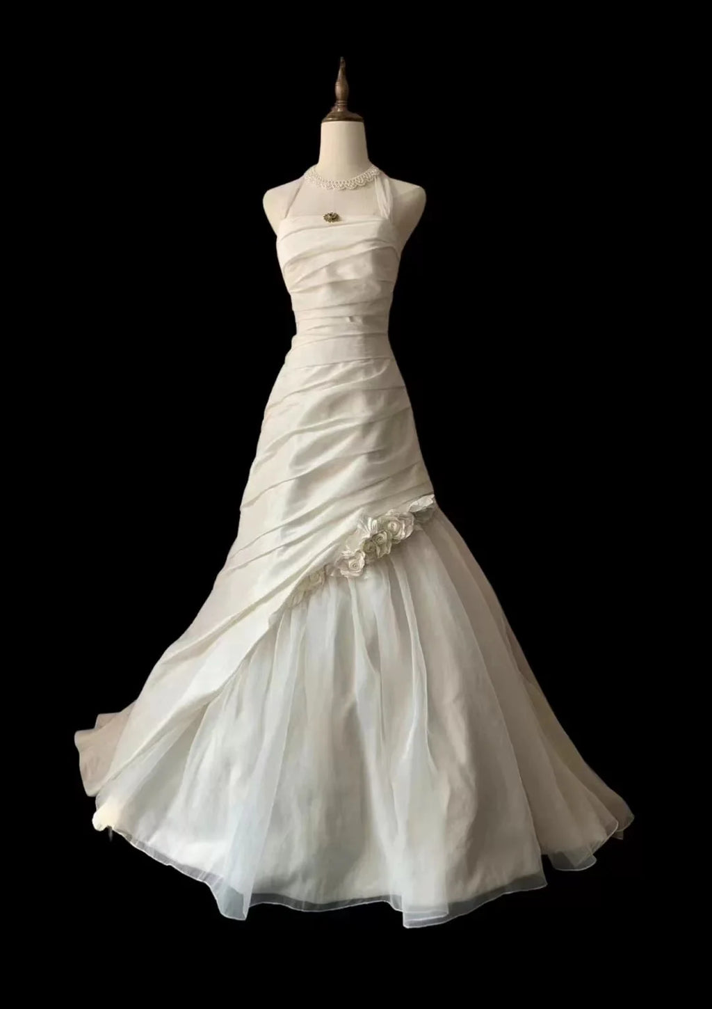Ivory Mermaid Halter-Neck Floral-Appliqué Wedding Dresses