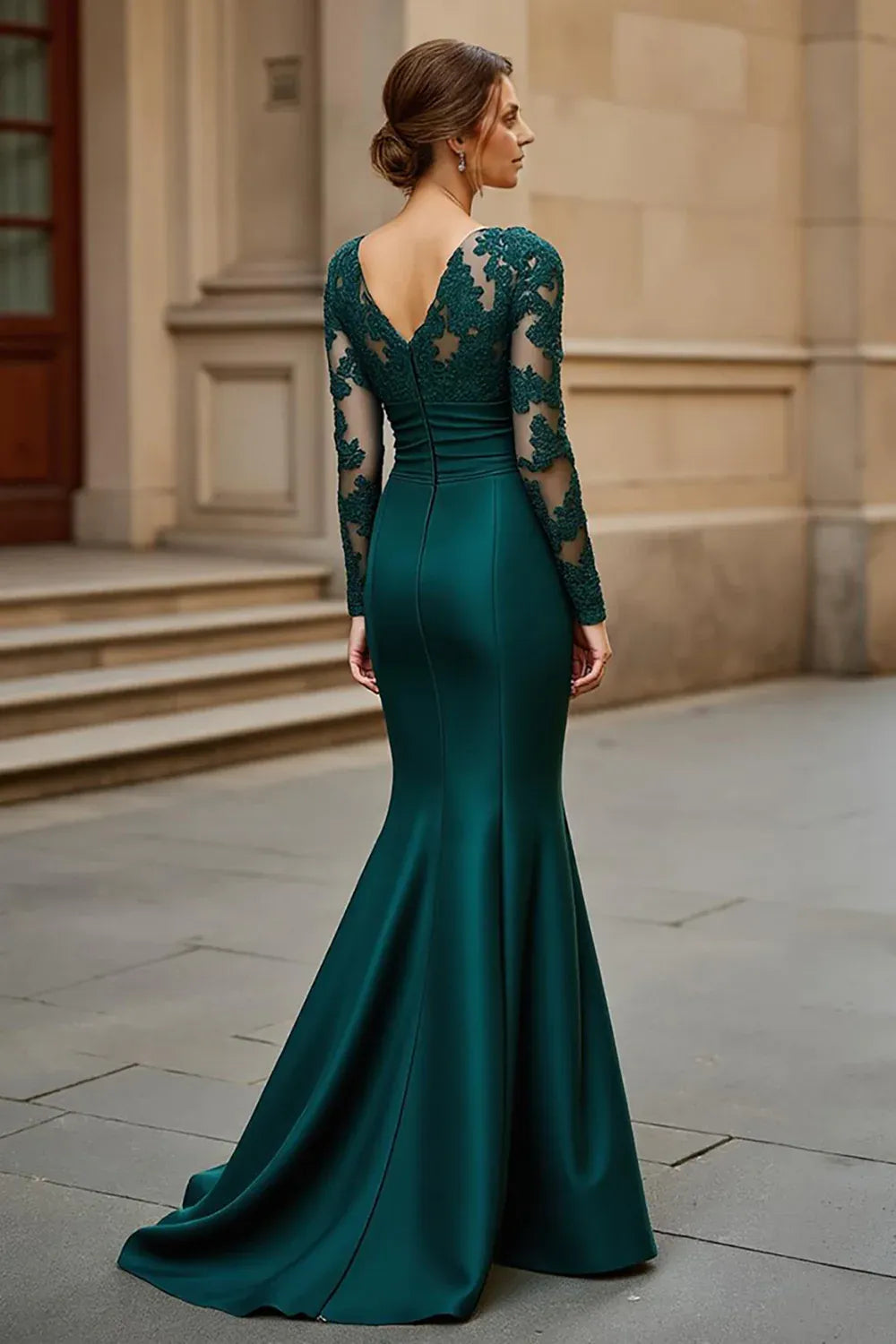 Elegant Emerald Green Lace Mermaid Long Sleeve Long Mother of the Bride Dress