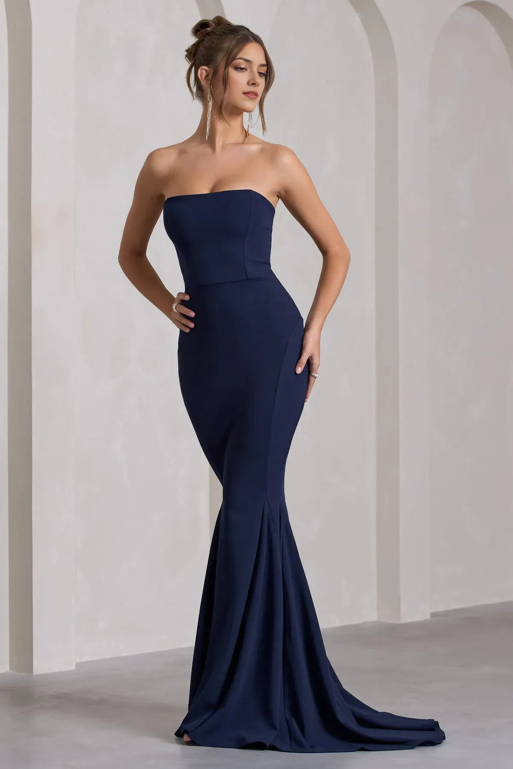 Navy Blue Strapless Mermaid Prom Dresses with Trumpet Train A Perfect Blend of Sophistication and Drama for Formal Occasions