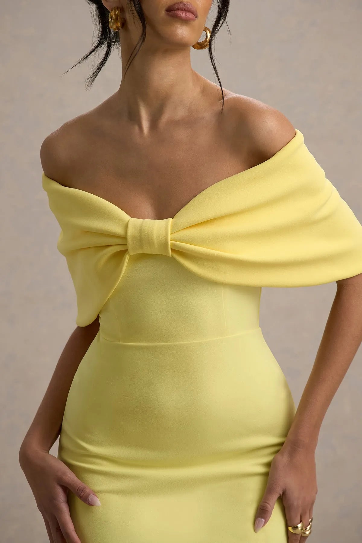 Yellow Off - Shoulder Prom Dress with Bow Detail Floor - Length Bodycon Evening Gown for Formal Occasions