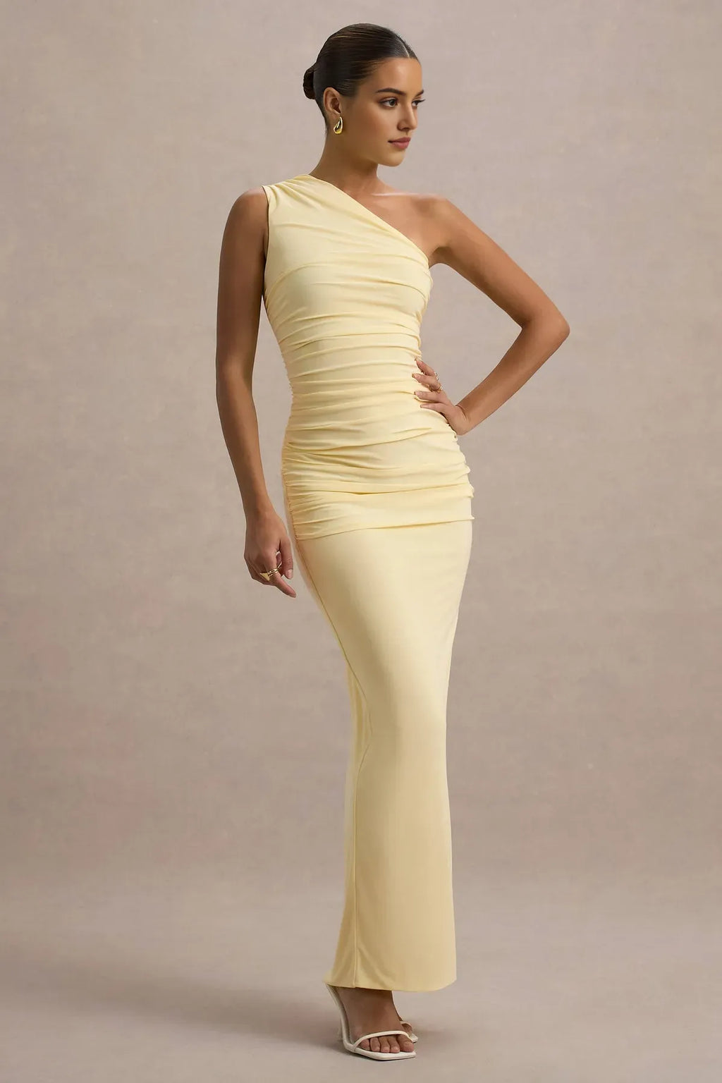 Yellow One - Shoulder Pale Prom Dress with Ruched Bodice and Figure Hugging Silhouette