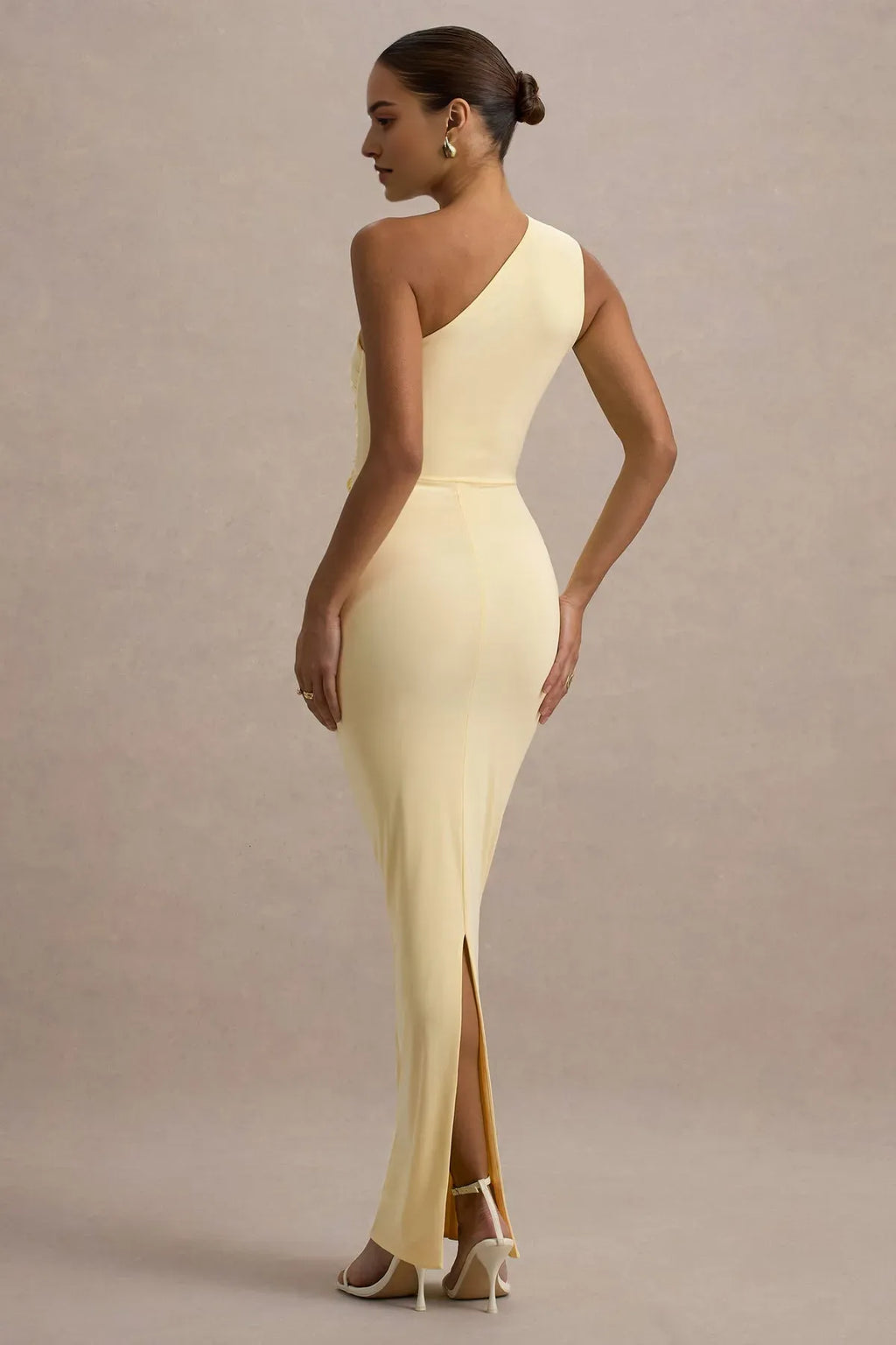 Yellow One - Shoulder Pale Prom Dress with Ruched Bodice and Figure Hugging Silhouette