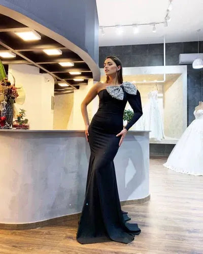 Black One-shoulder Bow Evening Dresses
