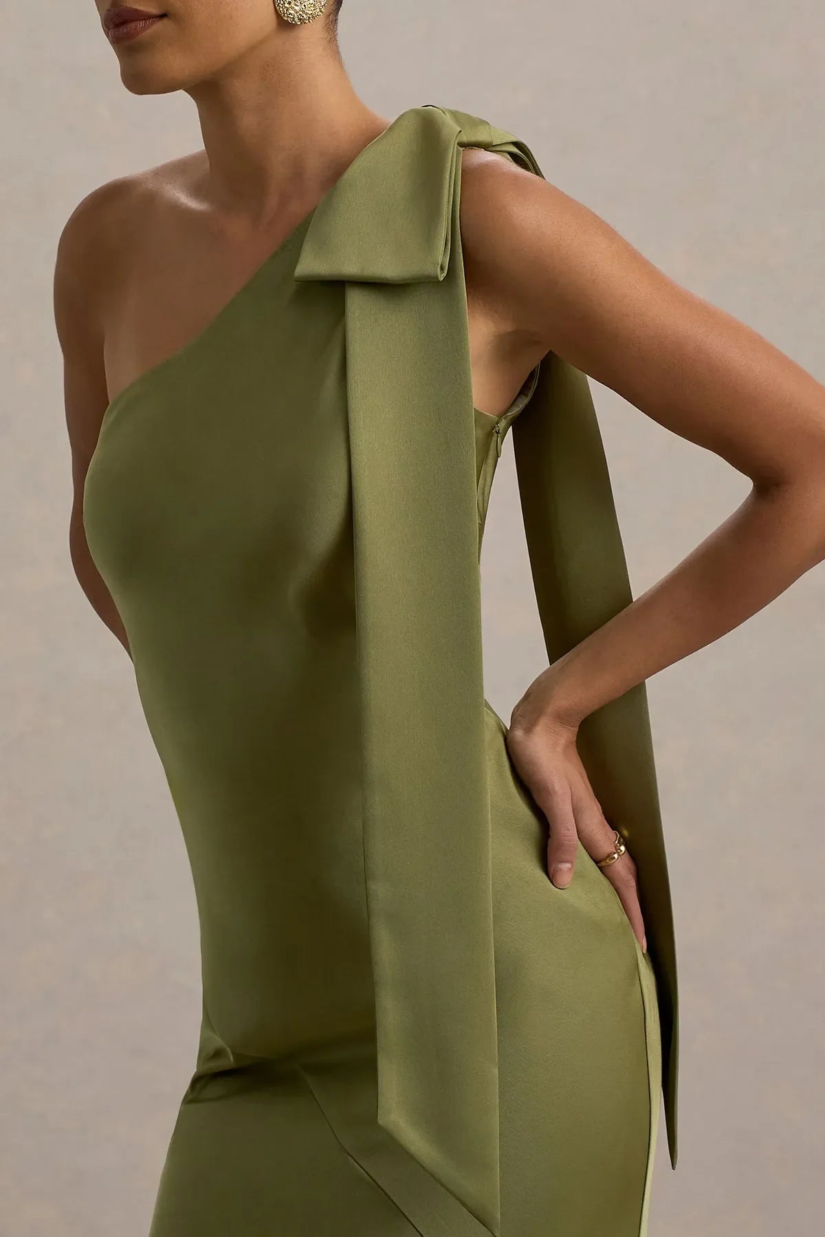Green One Shoulder Olive Prom Dresses with Bow Accent for Prom Nights