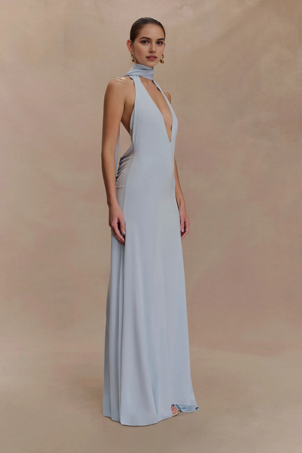 Blue Pale Sheath Halter Plunging V-Neck Sleeveless Open Back Ruched Floor-Length Prom Dresses With Scarf