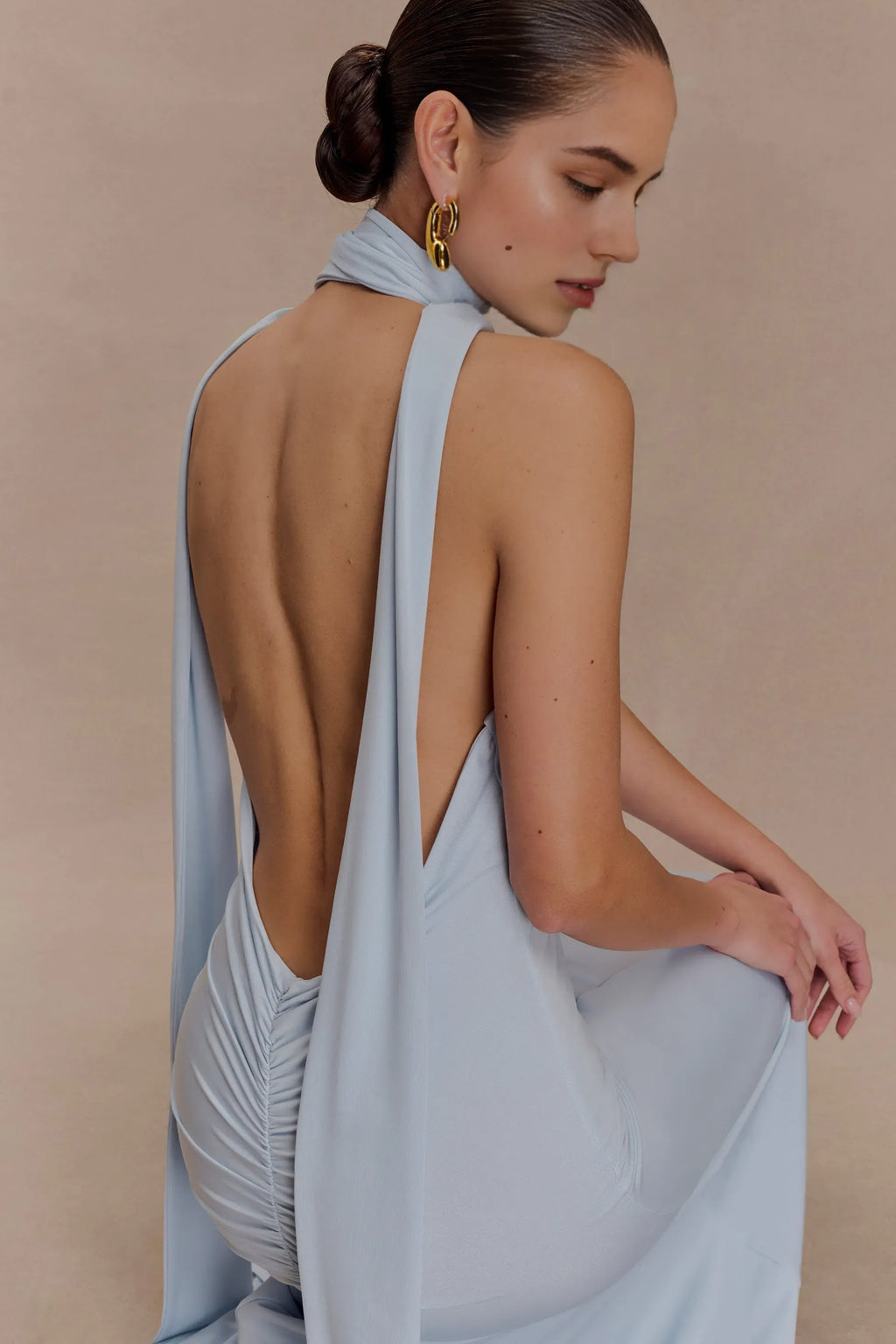 Blue Pale Sheath Halter Plunging V-Neck Sleeveless Open Back Ruched Floor-Length Prom Dresses With Scarf