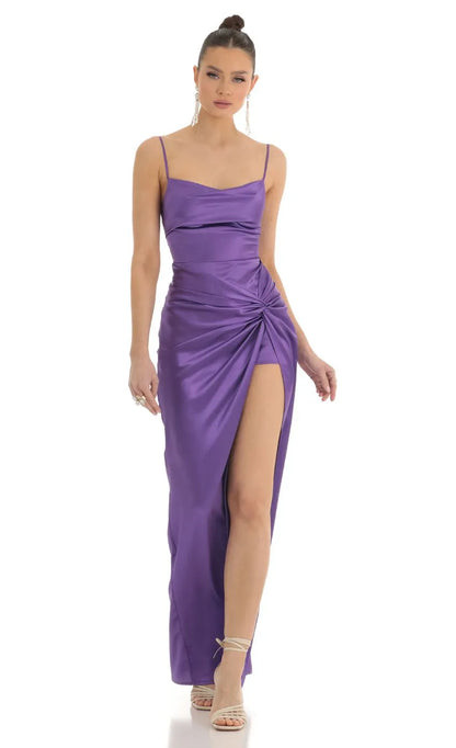 Luxurious Red Slit A-Line Classic-Neck Sleeveless Classic-Back Floor-Length Prom Dress