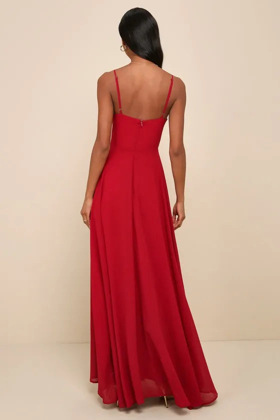 Red Prom Dress with Sweetheart Neckline High Side Slit Perfect for Glamorous Nights