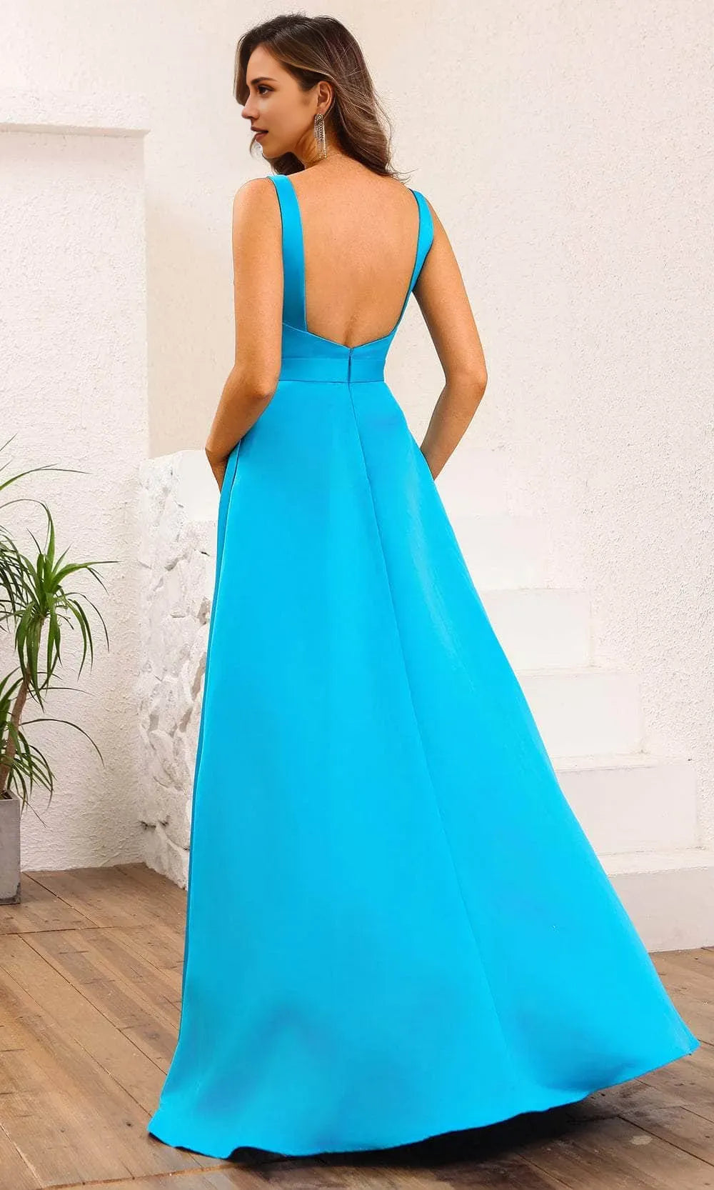 Square Neck Prom Dress with Belt and Side Slit - Stunning Formal Evening Gown for Special Occasions