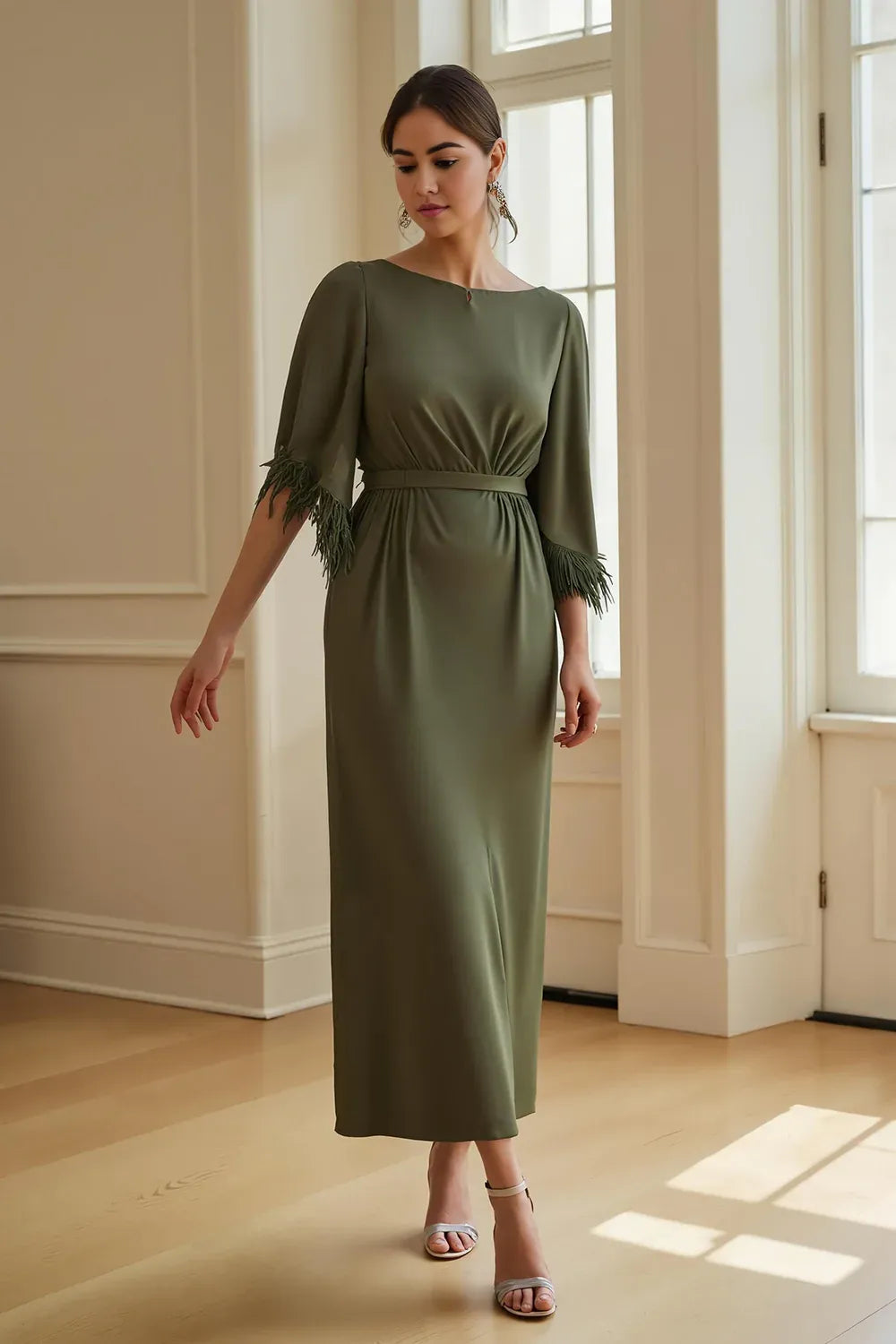 Elegant Olive Green Sheath Short Sleeve Short Mother of the Bride Dress