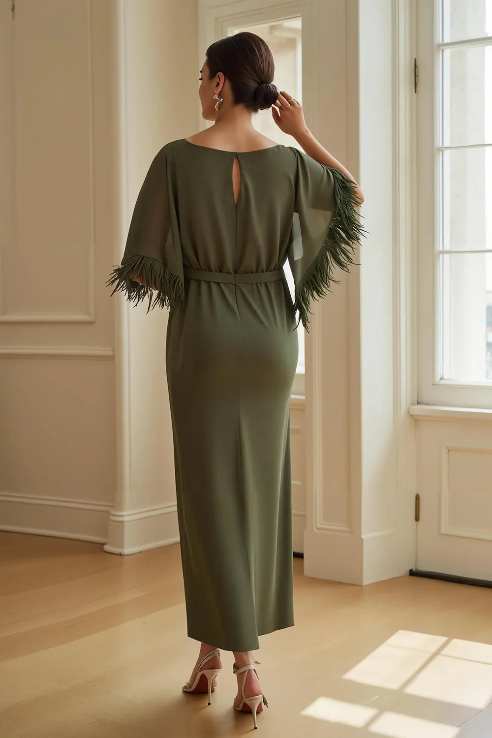 Elegant Olive Green Sheath Short Sleeve Short Mother of the Bride Dress