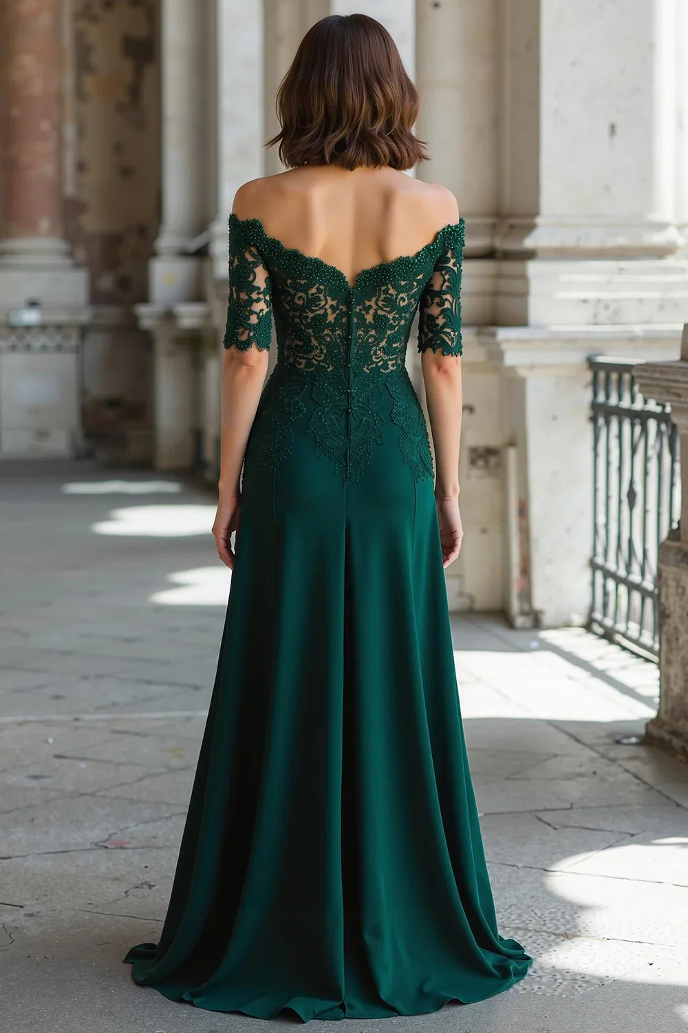 Elegant Emerald Green Lace Sheath Short Sleeve Floor-Length Mother of the Bride Dress