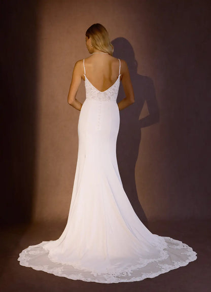 Luxurious White Lace Mermaid V-Neck Sleeveless Classic-Back Floor-Length Wedding Dress