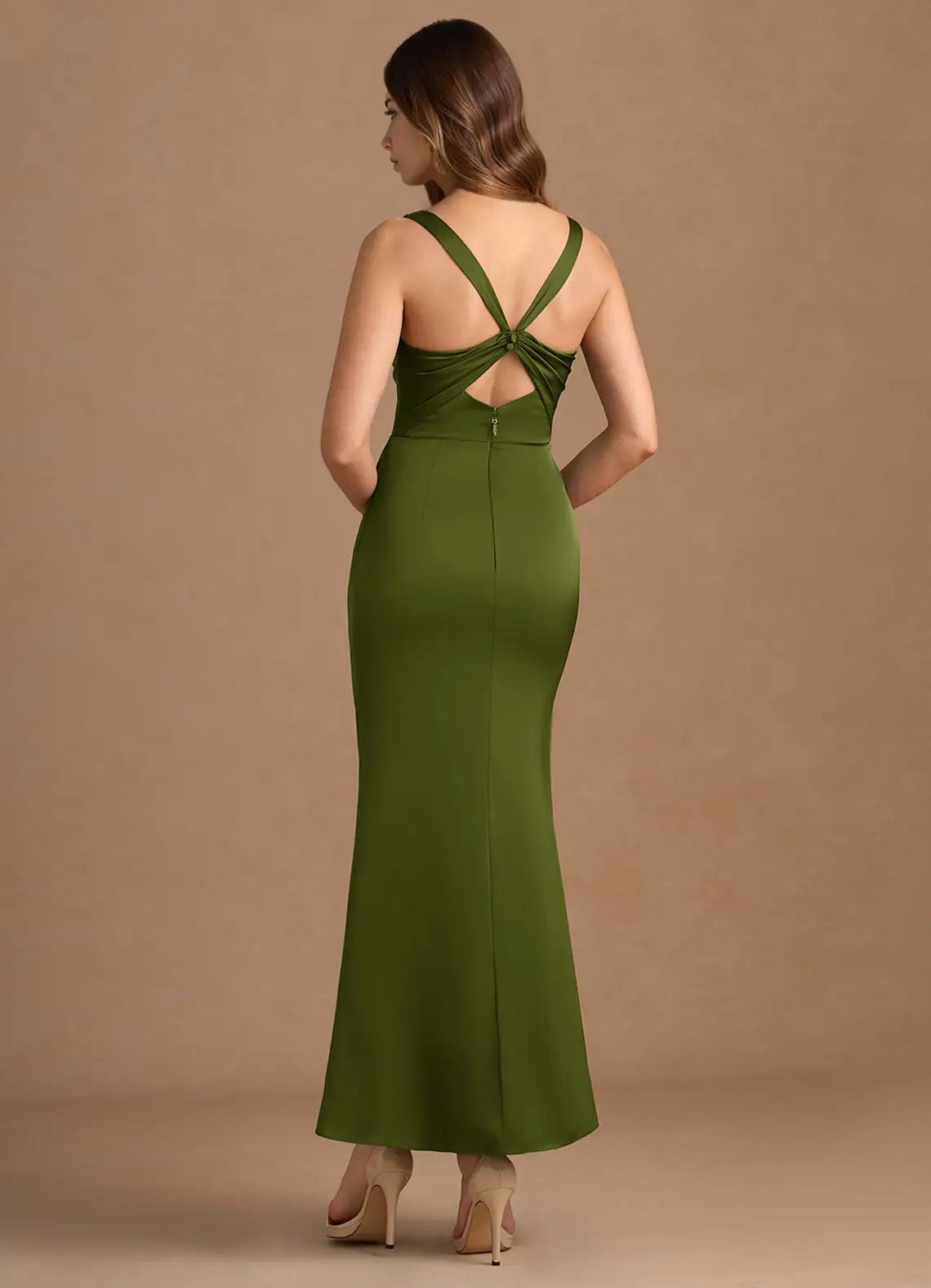 Green Square - Necked Olive Prom Dress with Ruched Waist Detail and Figure - Hugging Silhouette for Formal Events