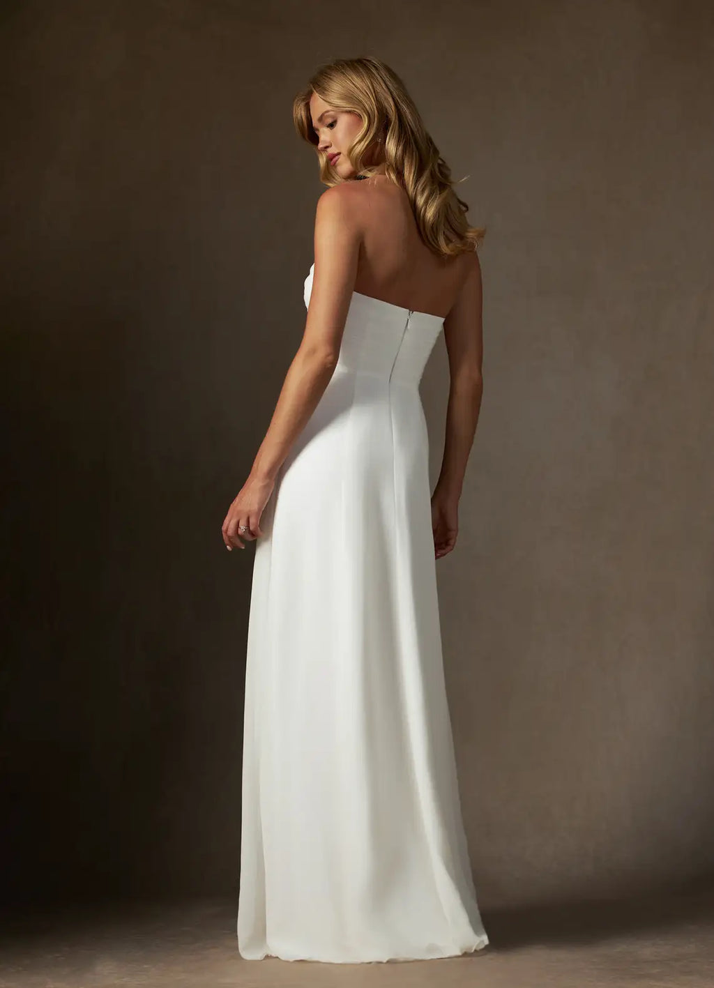Strapless A-Line Strapless Wedding Dress Fabric High Slit Detachable Gloves Minimalist Silhouette