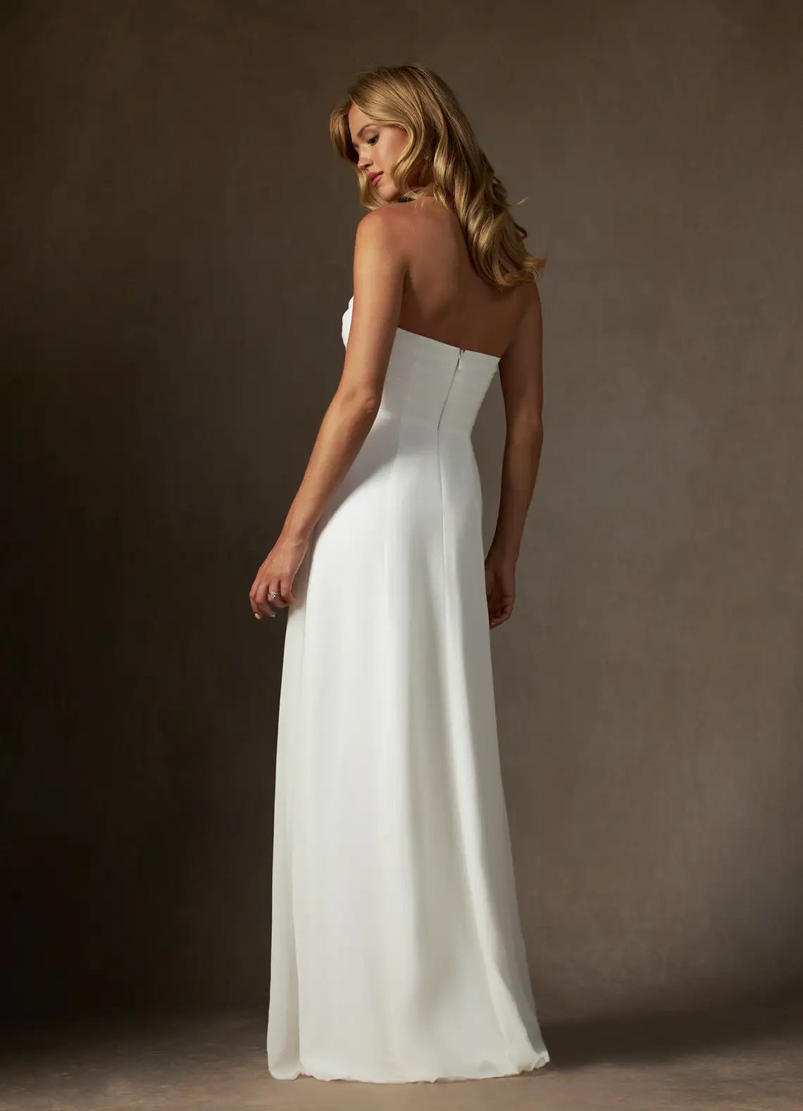 Strapless A-Line Strapless Wedding Dress Fabric High Slit Detachable Gloves Minimalist Silhouette