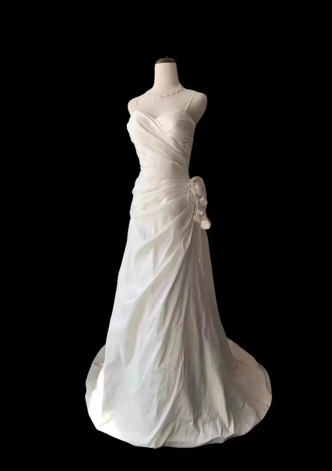 White Trumpet Spaghetti-Strap Sleeveless Ruched Wedding Dresses