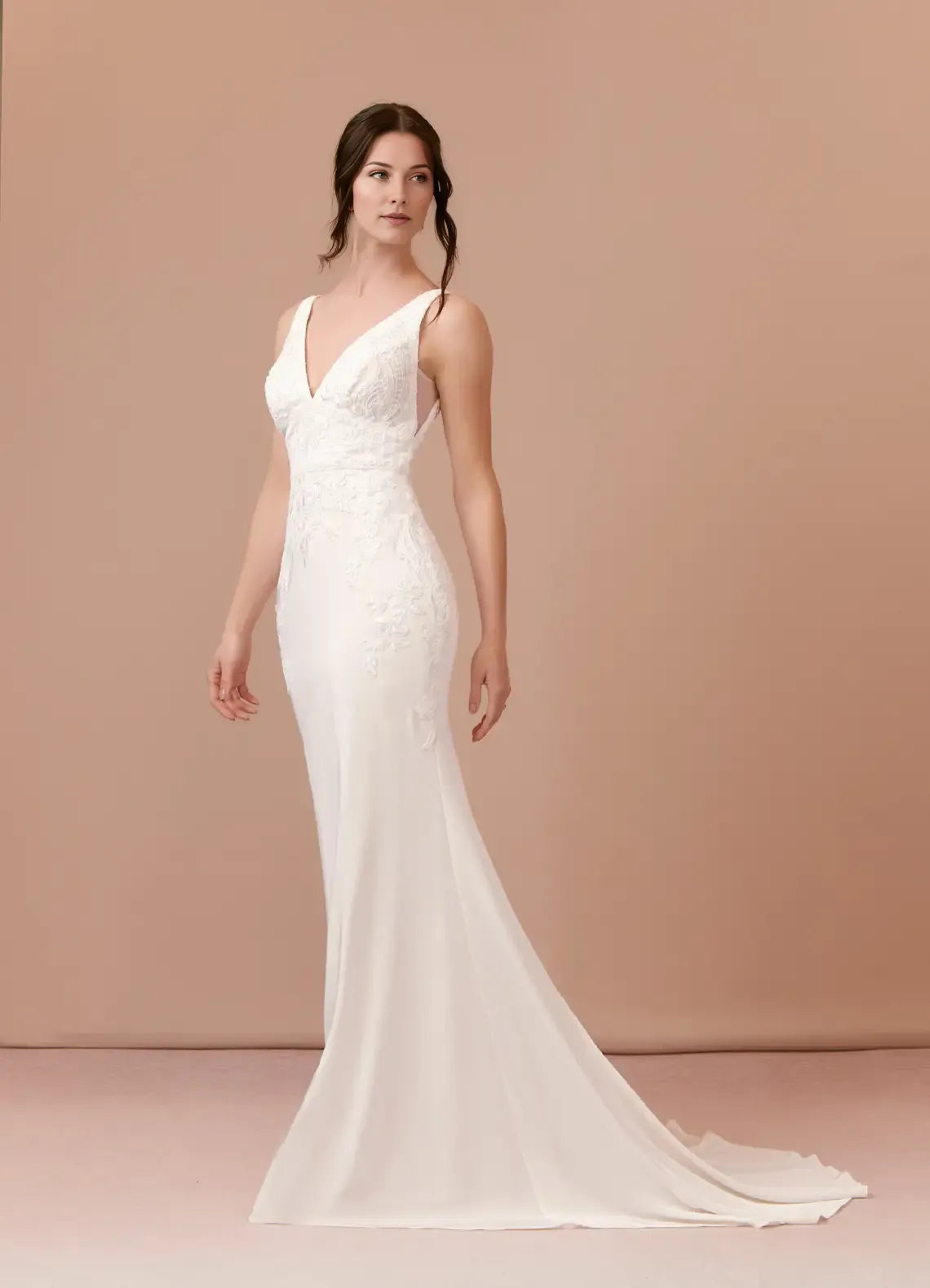 V - Neck Mermaid Wedding Dress with Intricate Appliqués and Flowing Train for Timeless Bridal Beauty