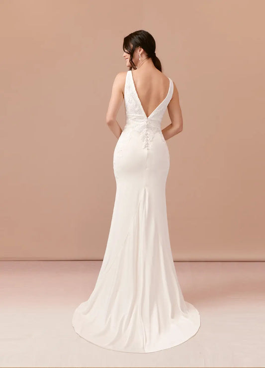 Luxurious Applique Mermaid V-Neck Classic-Sleeve Classic-Back Floor-Length Wedding Dress