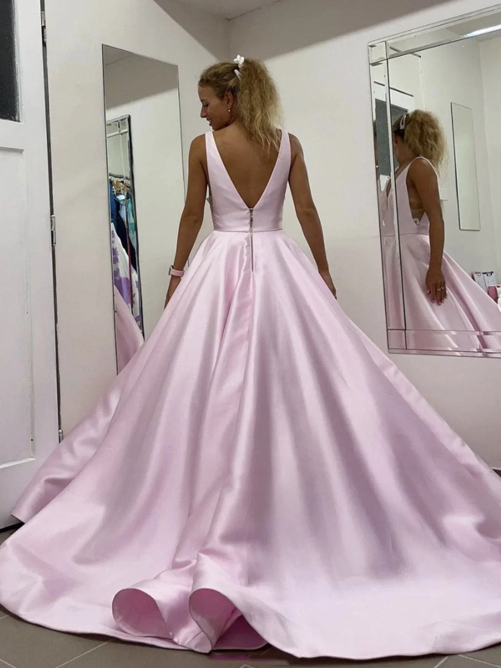 Pink V-Neck Sleeveless Appliqué Floor-Length Party Dress