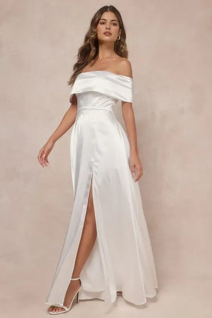 Luxurious Black Slit A-Line Classic-Neck Classic-Sleeve Classic-Back Floor-Length Evening Dress