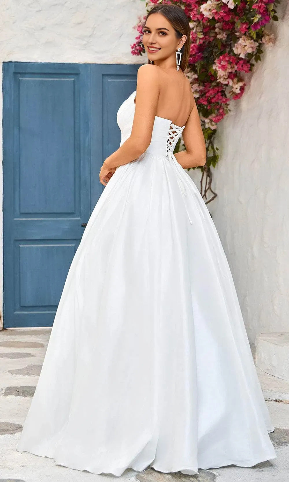 White Taffeta Evening Dresses with Strapless Sweetheart Neckline Perfect for Bridal and Formal Occasions