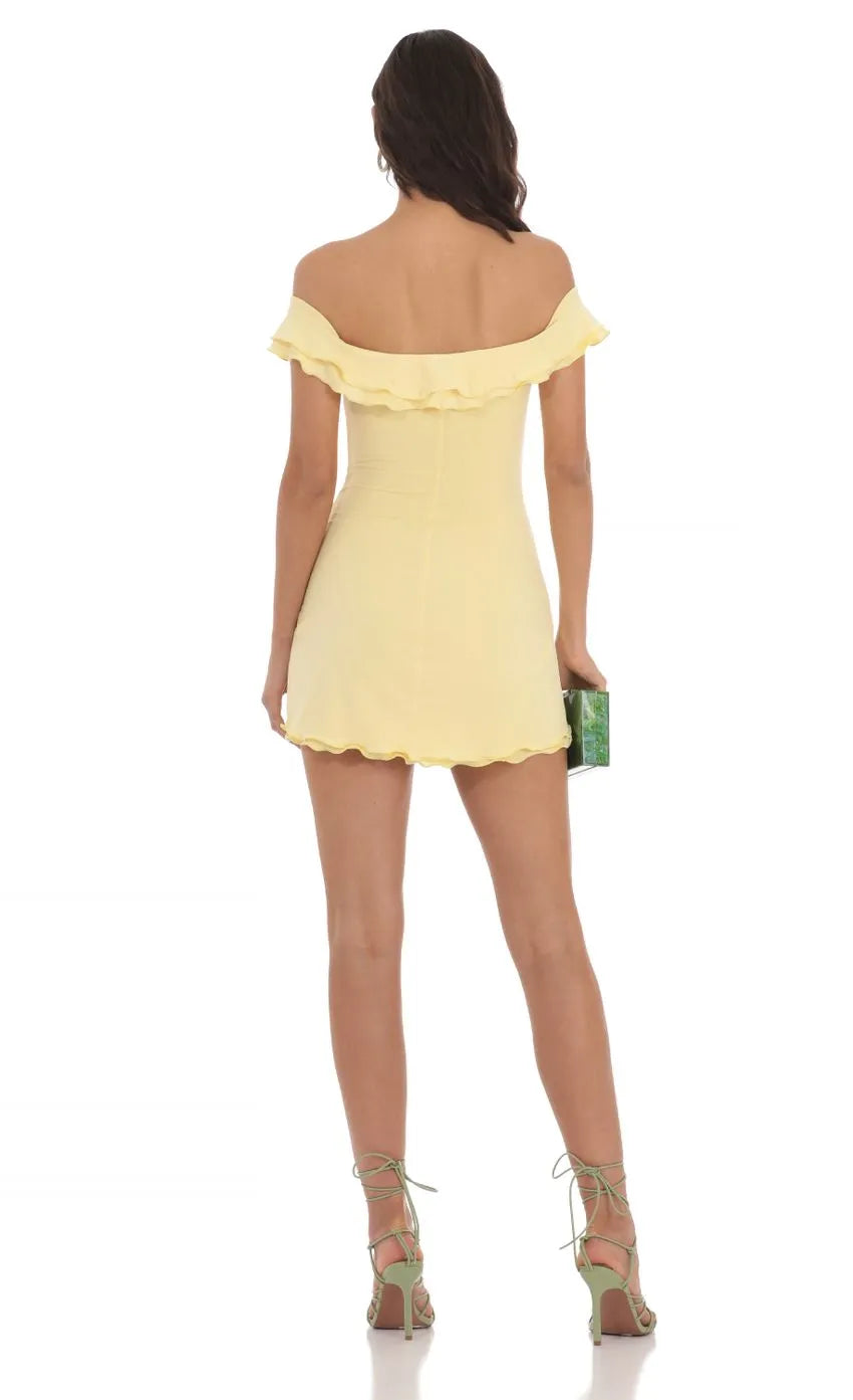 Yellow Off Shoulder Homecoming Dresses Ruffled Details Sweetheart Neckline Perfect for Teen Girls' Homecoming Events