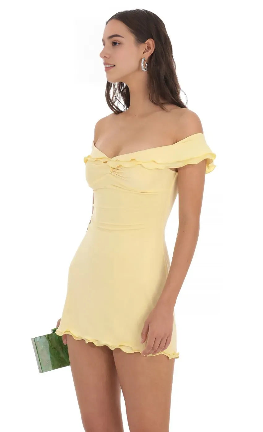 Yellow Off Shoulder Homecoming Dresses Ruffled Details Sweetheart Neckline Perfect for Teen Girls' Homecoming Events