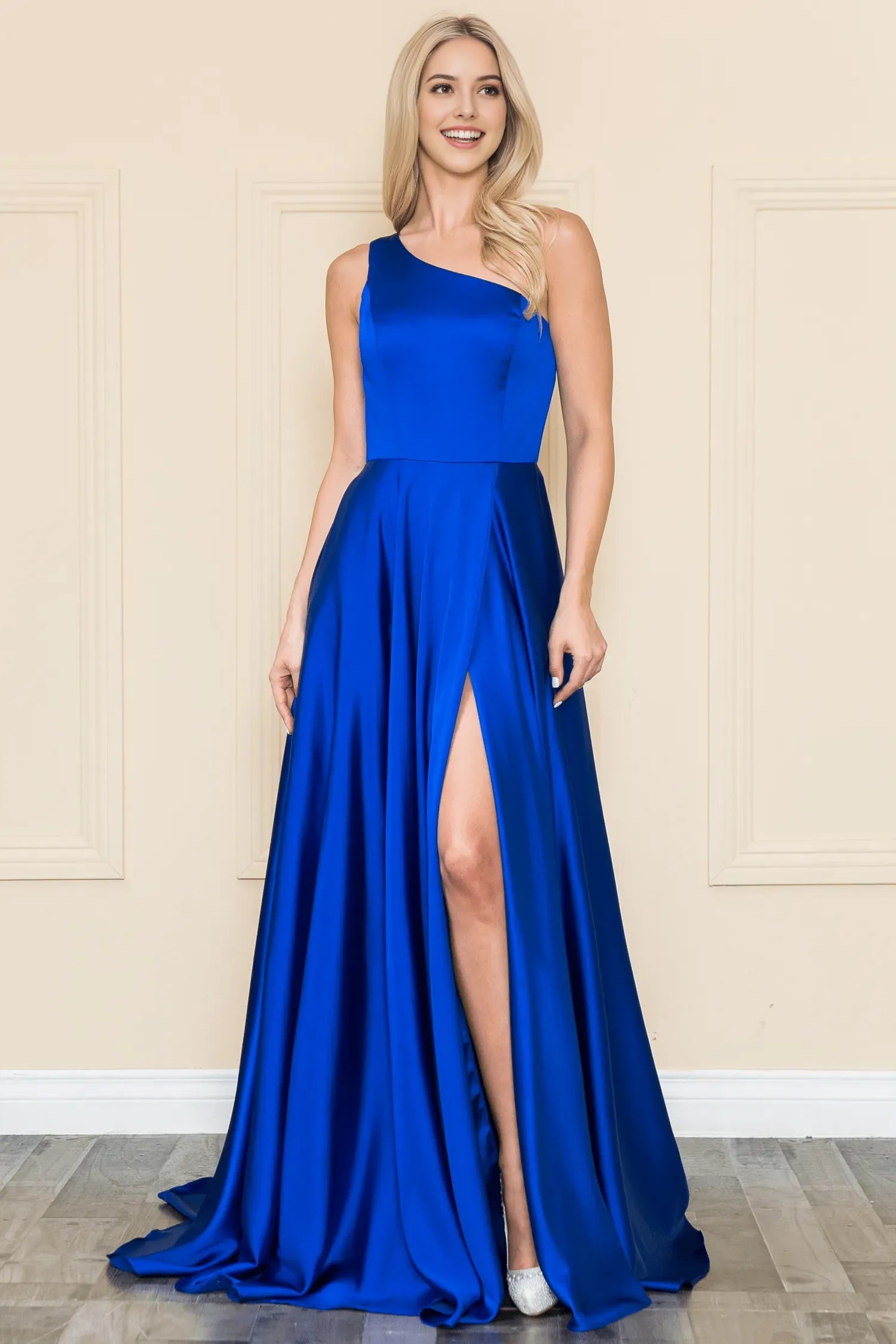 Green Emerald One Shoulder Evening Gown with and High Side Slit for Formal Events