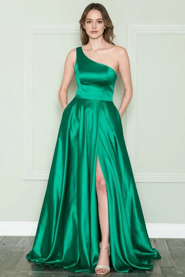 Green Emerald One Shoulder Evening Gown with and High Side Slit for Formal Events