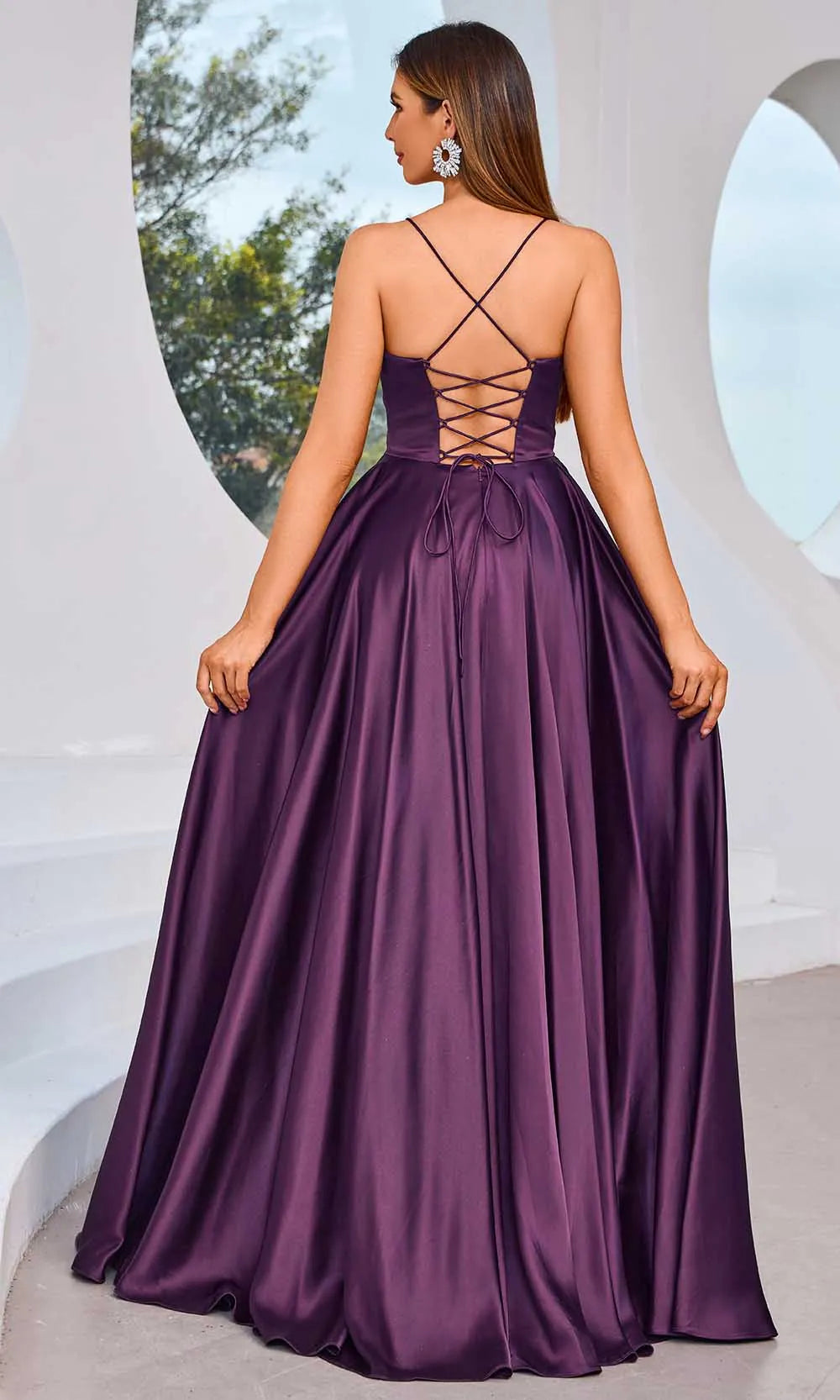 Green Emerald Evening Dresses with Spaghetti Straps Square Neckline and High Side Slit Ideal for Formal Galas and Elegant Occasions