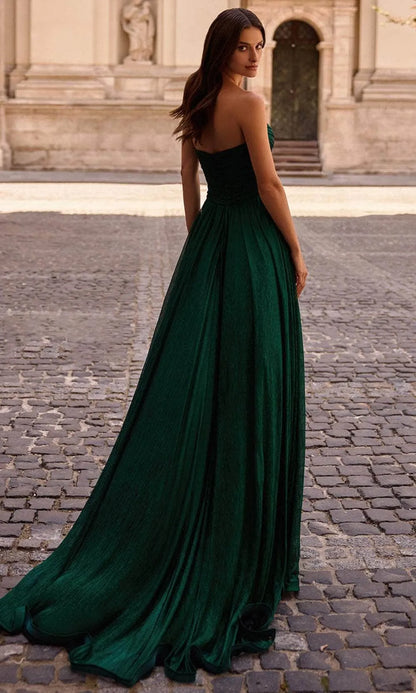Elegant Green A-Line Strapless Classic-Sleeve Classic-Back Floor-Length Evening Dress