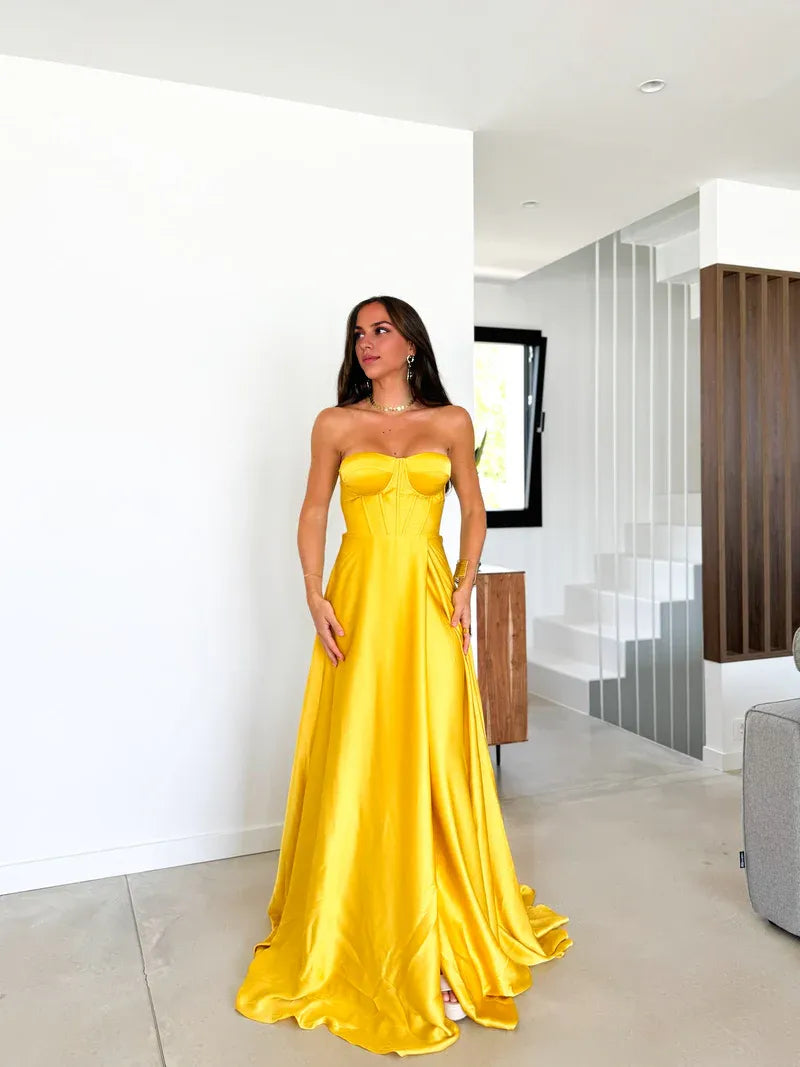 Beautiful Timeless Chic Elegant Red Lace A-Line Sweetheart Sleeveless Floor-Length Prom Dress