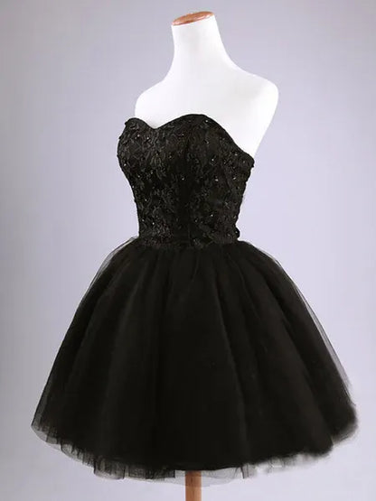 Glamorous Black Lace A-Line Sweetheart Classic-Sleeve Lace-Up-Back Mini-Length Homecoming Dress