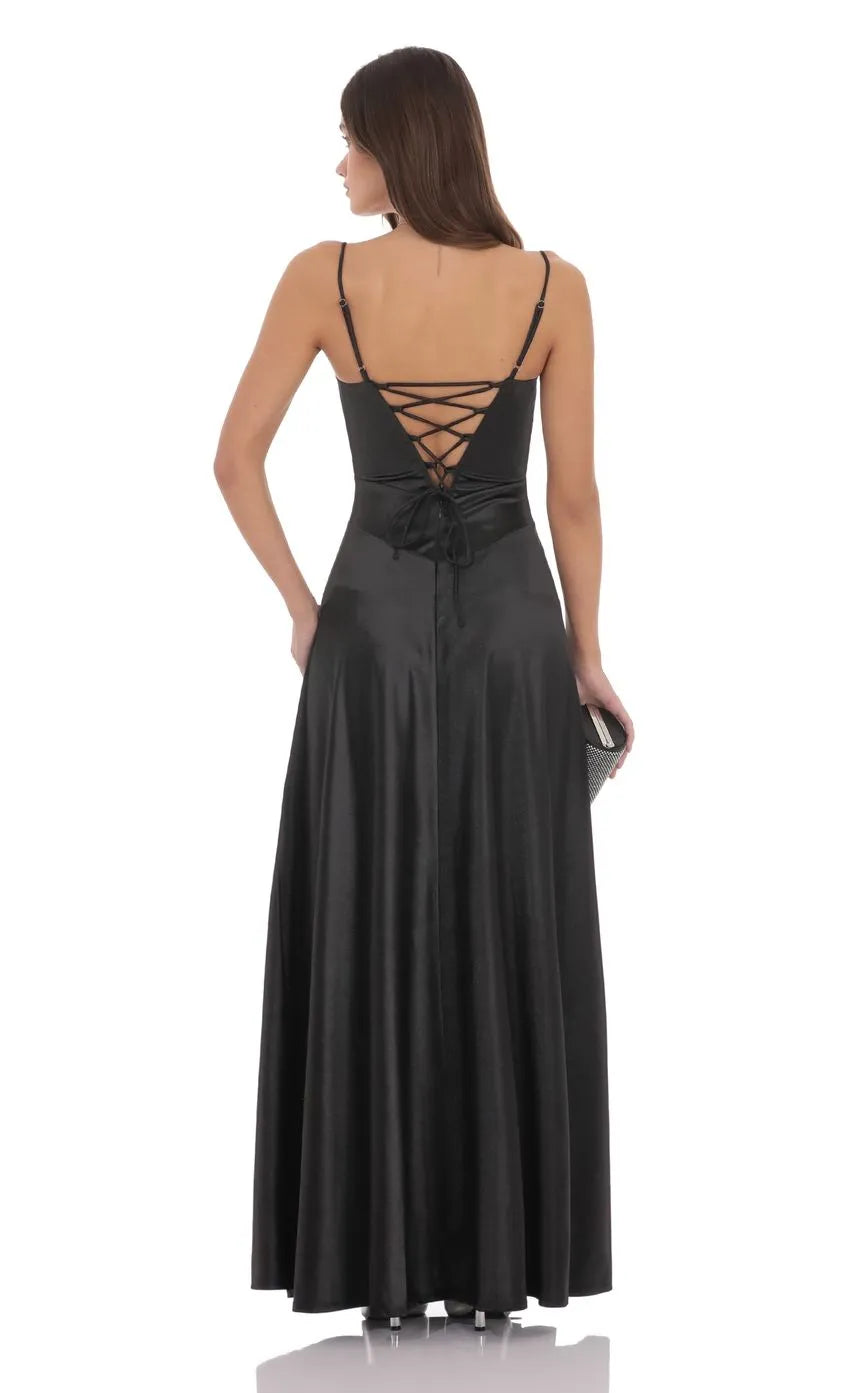 Black Prom Gown with Spaghetti Straps Structured Sweetheart Neck and Flare A Showstopper for Prom Events