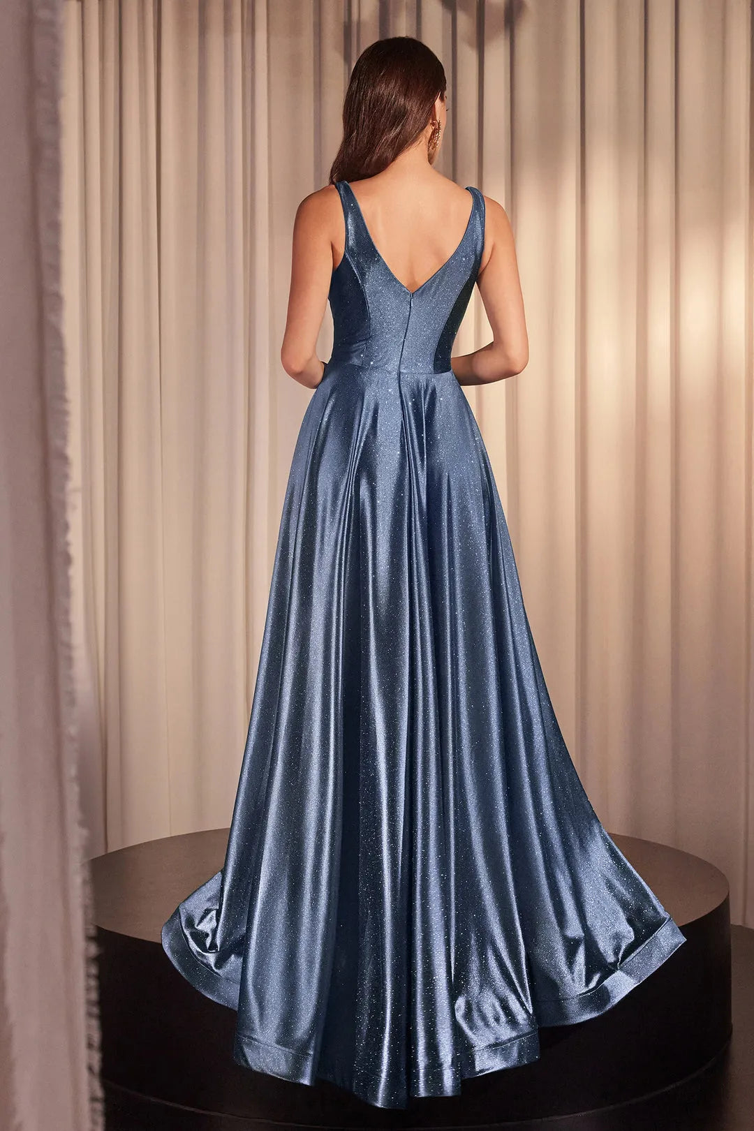 Black Prom Dress with Deep V - Neck Pleated Bodice and High Side Slit for Formal Events