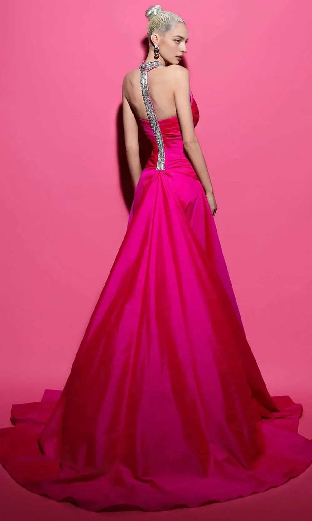 Black Strapless Evening Dresses with Draped Bodice Side Slit and Flowing Train Ideal for Red Carpet Events Formal Galas