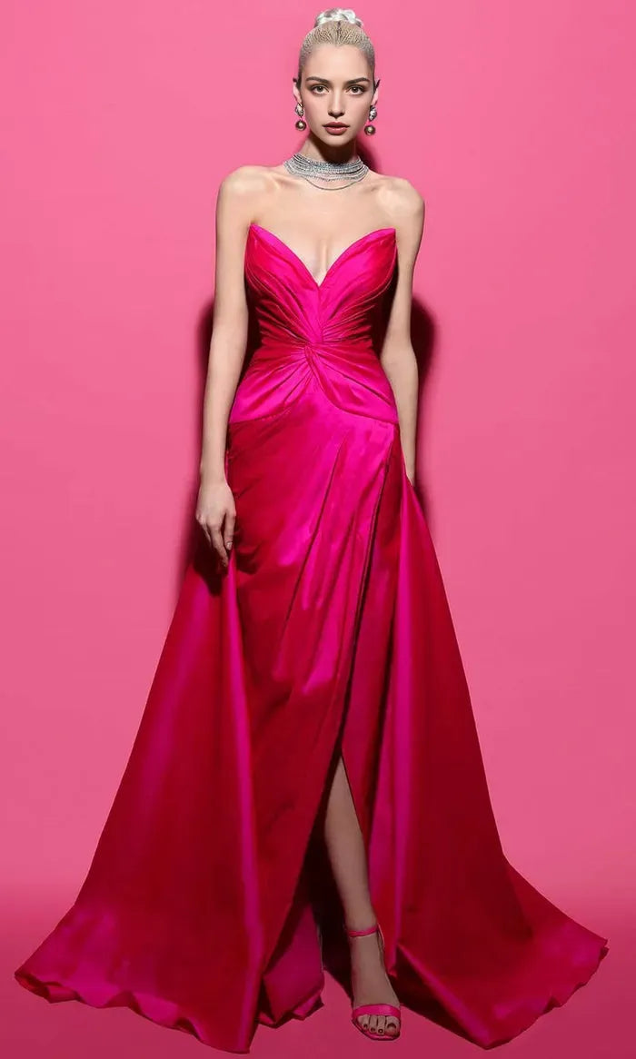 Black Strapless Evening Dresses with Draped Bodice Side Slit and Flowing Train Ideal for Red Carpet Events Formal Galas