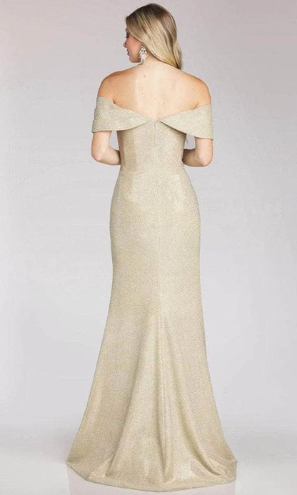 Glamorous Red Pleated A-Line Classic-Neck Classic-Sleeve Classic-Back Floor-Length Evening Dress