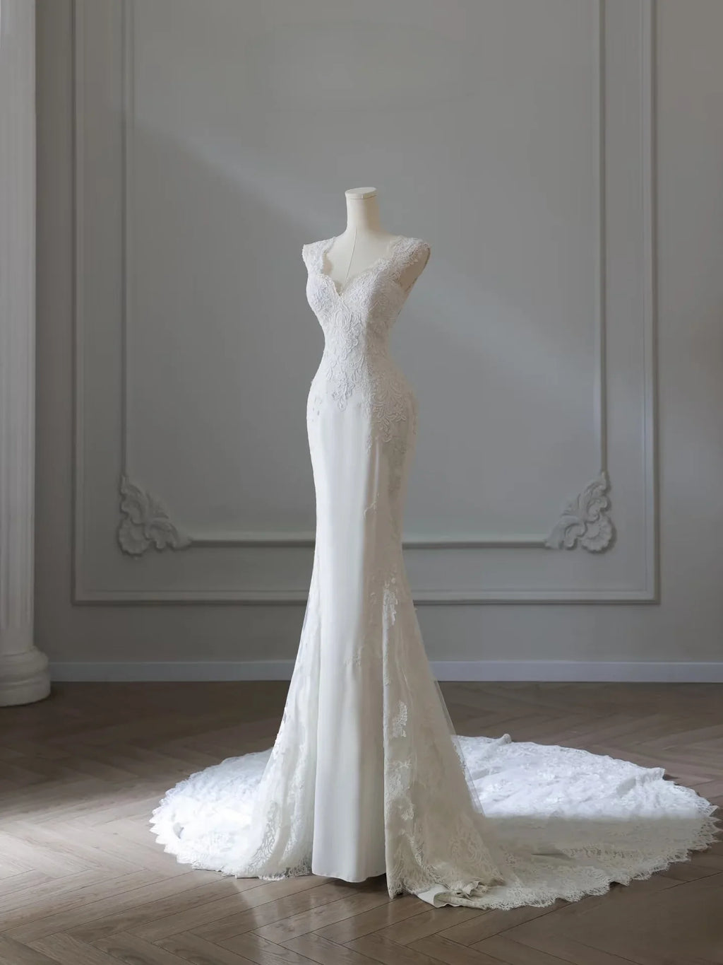 White Mermaid V-Neck Cap-Sleeved Lace-Appliqué Wedding Dresses