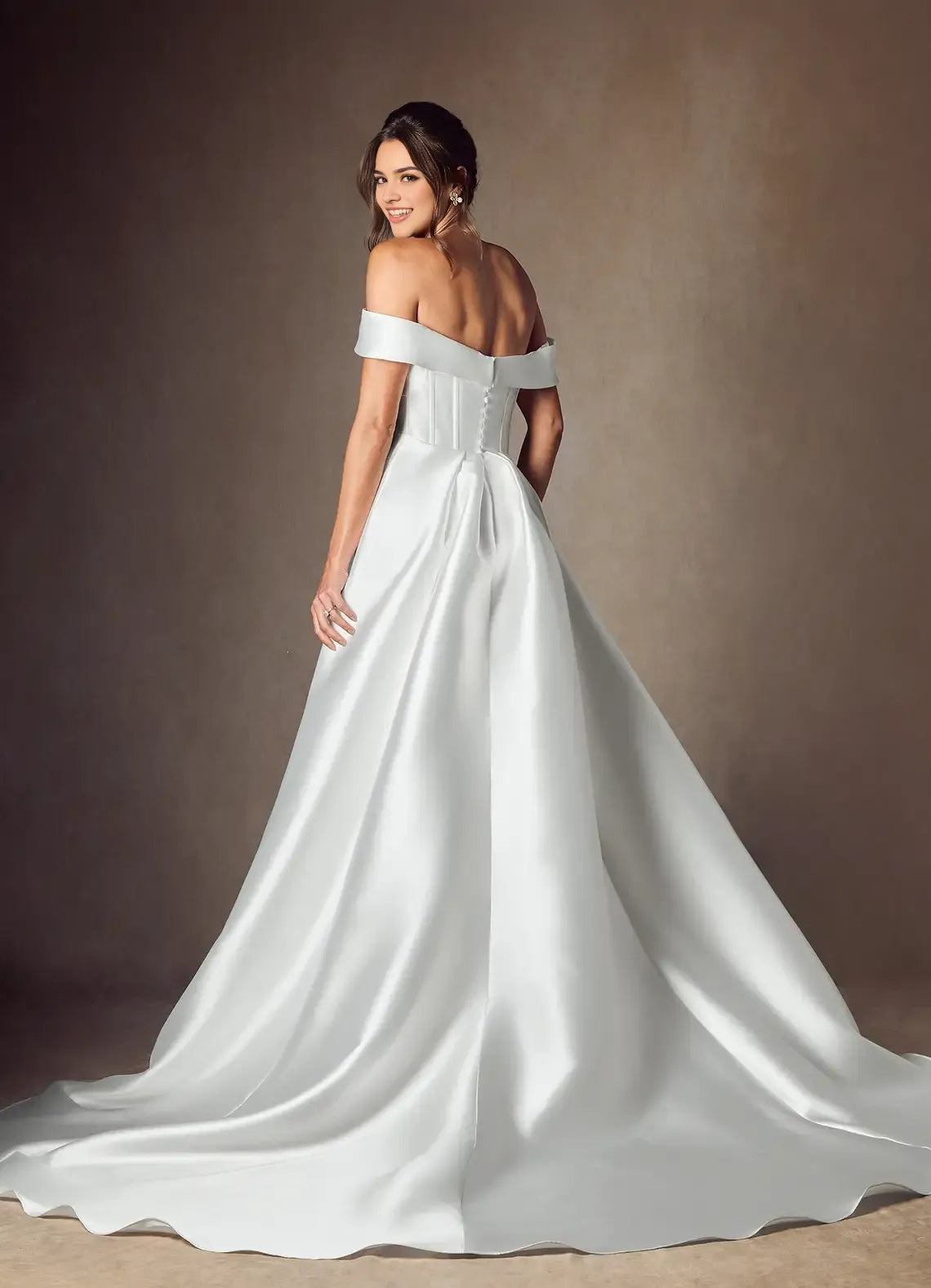 Off - Shoulder A-Line Sweetheart Neckline Mikado Wedding Dress Ball GownBow Detailing Voluminous Train Minimalist Detailing