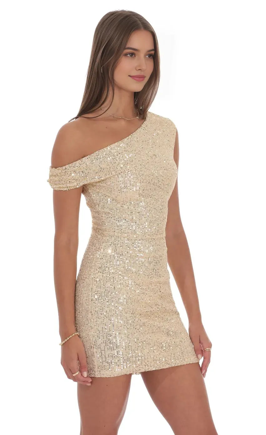 Gold One Shoulder Homecoming Dress Sparkling Bodycon Mini Gown for School Dance Perfect for Prom Nights Elegant Campus Celebrations