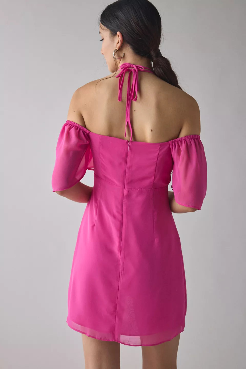Stylish Refined Beautiful Timeless Elegant Pink Chiffon Sheath Off-The-Shoulder Mini Homecoming Dress
