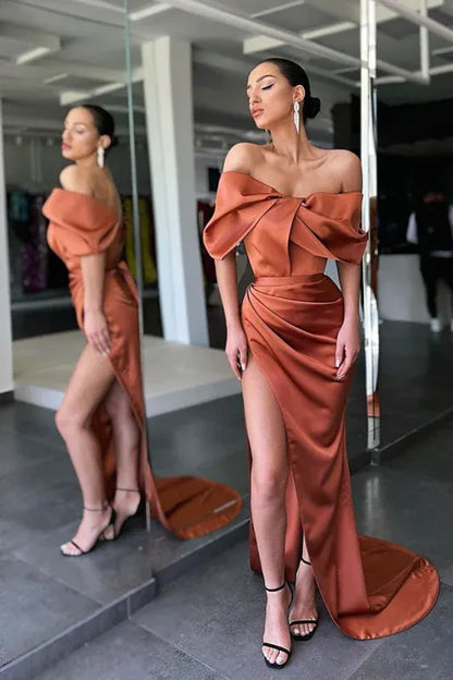 Glamorous Red A-Line Classic-Neck Classic-Sleeve Classic-Back Floor-Length Prom Dress