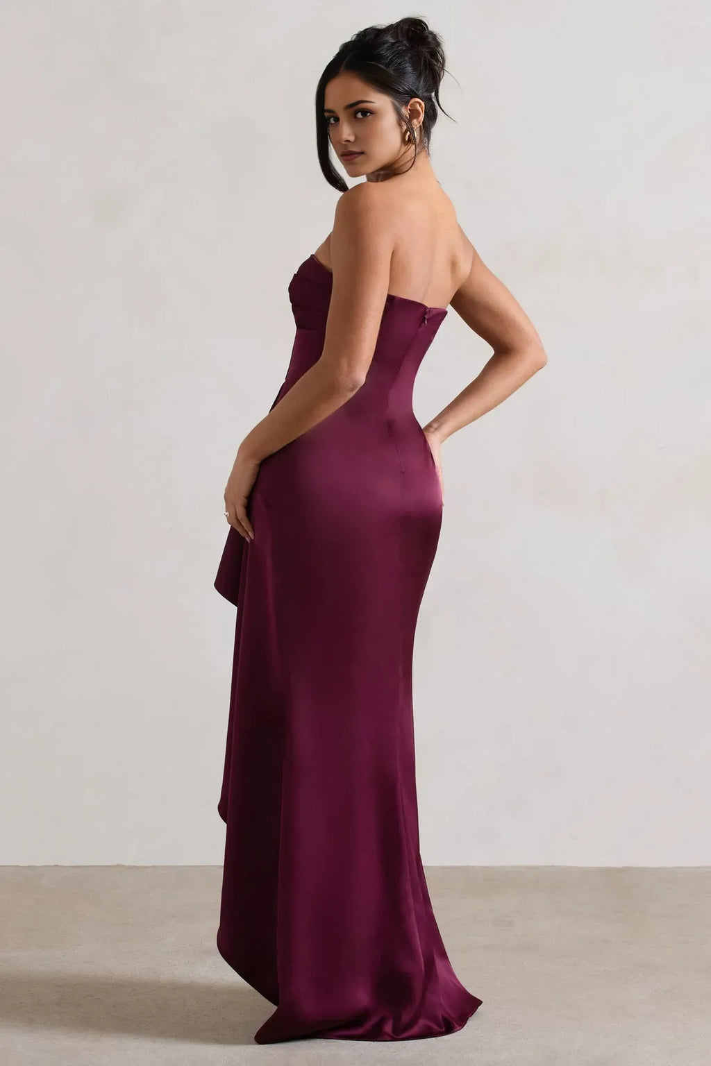 Burgundy Strapless Prom Dresses with Asymmetric Ruffle Detail and Side Slit A Perfect Blend of Elegance and Allure for Formal Occasions