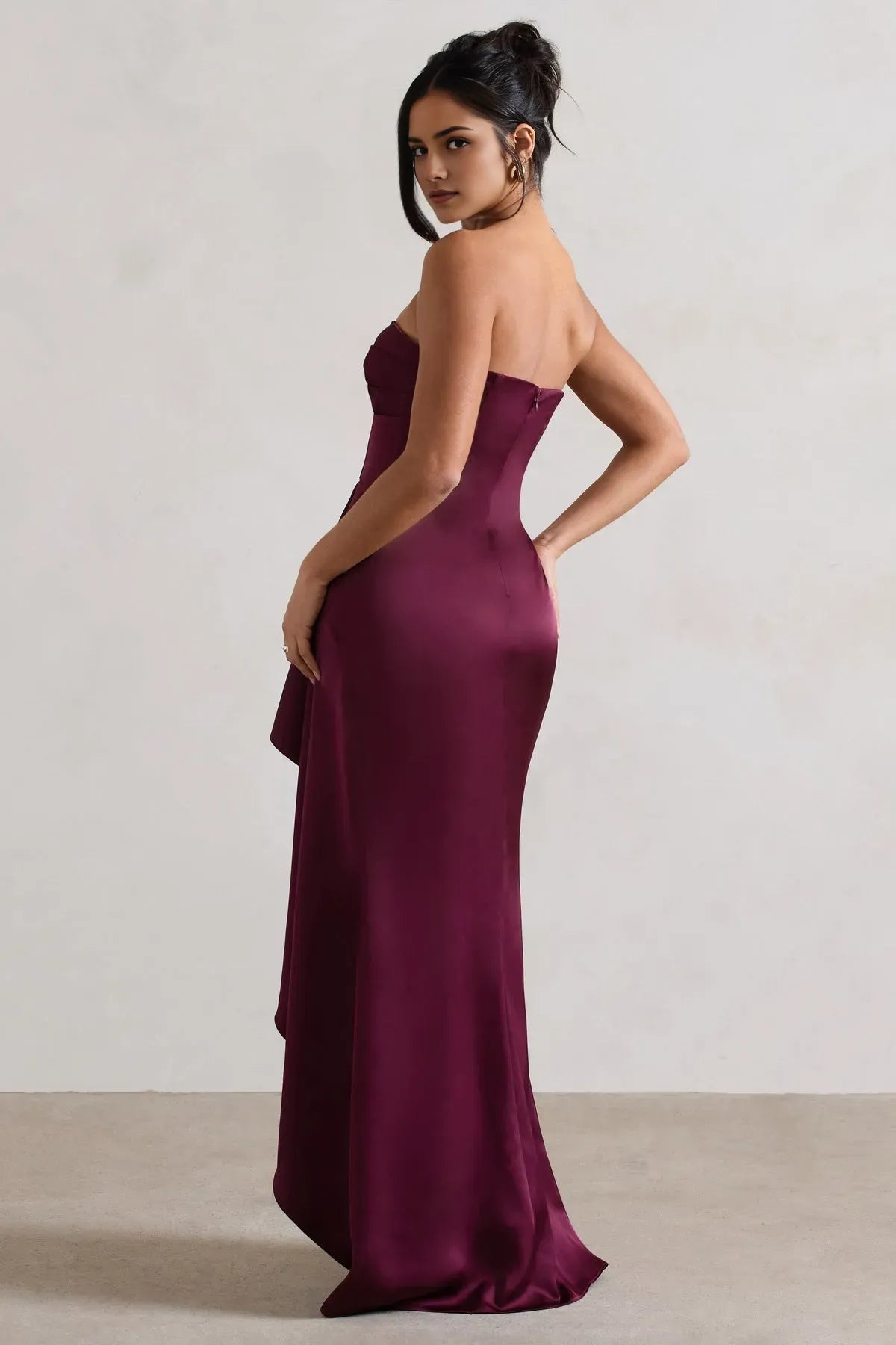 Burgundy Strapless Prom Dresses with Asymmetric Ruffle Detail and Side Slit A Perfect Blend of Elegance and Allure for Formal Occasions