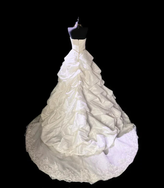 Ivory Strapless Pleated Sleeveless Wedding Dresses
