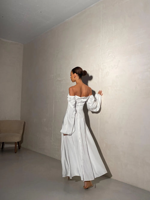 Beautiful Elegant Red Satin A-Line Square Neck Long Sleeve Floor-Length Wedding Dress