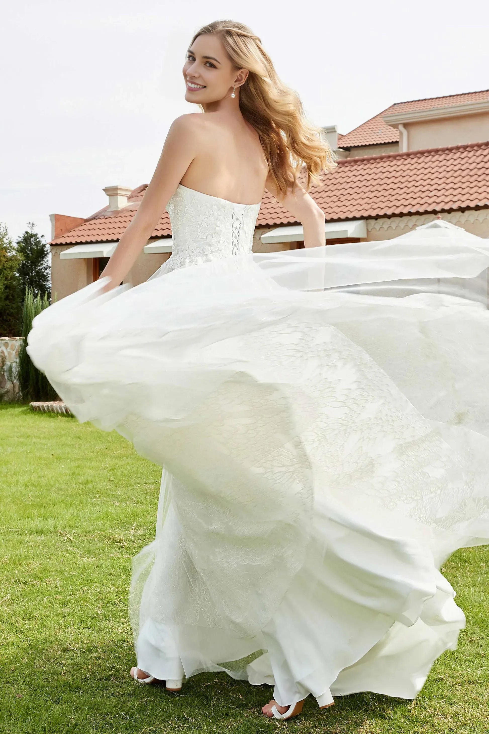 Ballgown Sweetheart Neck Strapless Open Back Floor-Length Applique Wedding Dresses